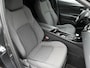 Toyota C-HR 2.0 Hybrid Dynamic 184pk | Dode Hoek | Camera | Carplay | Stoelen/Stuur Verwarming | DAB | Led | Keyless | 18"L.M |