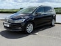 Volkswagen Touran 1.5 TSI Highline 7p / PANODAK / TREKHAAK / NAVI / LED / ETC..