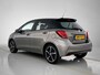 Toyota Yaris 1.5 Hybrid Bi-Tone Limited | Voorstoelen verwarmd |