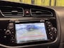 Kia Ceed cee'd 1.6 CRDi Business Pack | Camera | Navigatie | Parkeersensoren | Cruise Control | Airconditioning | Led | Isofix | Bluetooth | 15" Lichtmetaal |