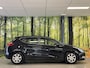 Kia Ceed cee'd 1.6 CRDi Business Pack | Camera | Navigatie | Parkeersensoren | Cruise Control | Airconditioning | Led | Isofix | Bluetooth | 15" Lichtmetaal |