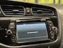Kia Ceed cee'd 1.6 CRDi Business Pack | Camera | Navigatie | Parkeersensoren | Cruise Control | Airconditioning | Led | Isofix | Bluetooth | 15" Lichtmetaal |