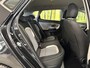Kia Ceed cee'd 1.6 CRDi Business Pack | Camera | Navigatie | Parkeersensoren | Cruise Control | Airconditioning | Led | Isofix | Bluetooth | 15" Lichtmetaal |