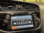 Kia Ceed cee'd 1.6 CRDi Business Pack | Camera | Navigatie | Parkeersensoren | Cruise Control | Airconditioning | Led | Isofix | Bluetooth | 15" Lichtmetaal |