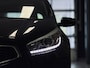 Kia Ceed cee'd 1.6 CRDi Business Pack | Camera | Navigatie | Parkeersensoren | Cruise Control | Airconditioning | Led | Isofix | Bluetooth | 15" Lichtmetaal |