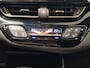 Toyota C-HR 1.8 Hybrid STYLE 4S-BANDEN JBL-AUDIO BLIND SPOT STOELVERW PARK-SENSOREN NAVI KEYLESS 18'' LM-VELGEN AD-CRUISE CLIMA CAMERA BLUETOOTH NL-AUTO