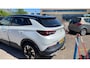 Opel Grandland X 1.2 Turbo Automaat Ultimate | Camera |  | Climate Control | Glazen panorama dak met elektrisch bedienbare zonwering | Apple Carplay/Android Auto | Sportstoelen | 18 Lichtmetalen Velgen | Afwijkende dakkleur | Trekhaak
