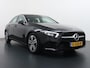 Mercedes-Benz A-klasse 180 Luxury Business Solution | Trekhaak Wegklapbaar | Stoelverwarming Voor | Sfeerverlichting | Augmented Reality | Camera Achter