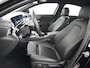 Mercedes-Benz A-klasse 180 Luxury Business Solution | Trekhaak Wegklapbaar | Stoelverwarming Voor | Sfeerverlichting | Augmented Reality | Camera Achter