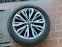 Volkswagen T-Roc 1.5 TSI 150pk DSG Sport / Panoramadak / LED / Virtual Cockpit / Elek Achterklep / Keyless / Camera / 18'' licht metal / Dodehoek detectie / Navigatie / App-Connect