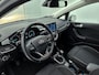 Ford Fiesta Titanium 100 pk | Navigatie | Achteruitrijcamera | Parkeersensoren Voor en Achter | Sportstoelen | LED Dagrijverlichting | Lederen Stuurwiel en Versnellingspook | Climate Control | Adaptieve Cruise Control | 16" Lichtmetalen Velgen | Apple Carplay/Android Auto |