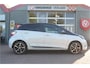 Toyota Yaris 1.5 VVT-i Dynamic pano, two-tone, boekjes,als nieuw! 16 inch velgen, camera, cruisecontrol, enz.. zie foto's 12 MND. GARANTIE
