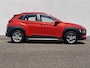 Hyundai Kona 1.0T Essence / Trekhaak / Sidesteps / Achteruitrijcamera / Krell-audio / Plus pack / Navigatie / Climate control / Cruise control /