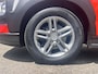 Hyundai Kona 1.0T Essence / Trekhaak / Sidesteps / Achteruitrijcamera / Krell-audio / Plus pack / Navigatie / Climate control / Cruise control /