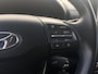 Hyundai Kona 1.0T Essence / Trekhaak / Sidesteps / Achteruitrijcamera / Krell-audio / Plus pack / Navigatie / Climate control / Cruise control /
