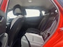 Hyundai Kona 1.0T Essence / Trekhaak / Sidesteps / Achteruitrijcamera / Krell-audio / Plus pack / Navigatie / Climate control / Cruise control /