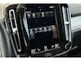 Volvo XC40 1.5 T4 Recharge R-Design - Camera - Stoel/Stuur verwarming - Navi - BLIS - Voorruit Verwarming - Rijklaar
