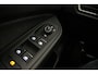 Volkswagen Golf Life 1.5 eTSI 130pk DSG Automaat Adaptive cruise control, Achteruitrijcamera, Stoelverwarming, App connect, Parkeersensoren, Airco, Stuurwiel verwarmd