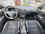 Volvo V40 2.0 Europa -AUTO AIRCO-STOELVERWARMING-CRUISECONTROL-DEALER ONDERHOUDEN!-D-RIEM V.V. IN 2023!-APK 21-06-2026!