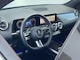 Mercedes-Benz B-klasse 200 AMG Line | Pano | Trekhaak | Camera | Ambient Light | Dodehoek | Keyless
