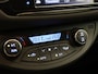 Toyota Yaris 1.5 Hybrid Lease - ORIGINEEL NEDERLANDSE AUTO - CLIMATE CONTROL - NAVIGATIE - GETINTE RAMEN ACHTER - ELEKTRISCH VERTELBARE BUITENSPIEGELS - KEYLESS START