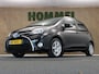Toyota Yaris 1.5 Hybrid Lease - ORIGINEEL NEDERLANDSE AUTO - CLIMATE CONTROL - NAVIGATIE - GETINTE RAMEN ACHTER - ELEKTRISCH VERTELBARE BUITENSPIEGELS - KEYLESS START