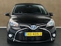 Toyota Yaris 1.5 Hybrid Lease - ORIGINEEL NEDERLANDSE AUTO - CLIMATE CONTROL - NAVIGATIE - GETINTE RAMEN ACHTER - ELEKTRISCH VERTELBARE BUITENSPIEGELS - KEYLESS START