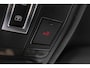 Land Rover Defender P300e 110 X-Dynamic HSE | 6P | Black Pack | ACC | Trekhaak | Panoramadak | Stoelverwarming+Koeling | 22 Inch