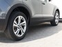Volkswagen T-Roc Life Edition 1.0 85 kW / 116 pk TSI | Climatronic | Trekhaak |