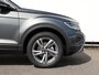 Volkswagen T-Roc Life Edition 1.0 85 kW / 116 pk TSI | Climatronic | Trekhaak |