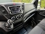 IVECO Daily 35S14 2.3 D / PICK UP MET LANGE BAK / 7 PERSOONS DUBBELE CABINE / 10.360 KM / AIRCO / CRUISE / NAVI / 3.5 TONS TREKHAAK