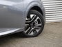 Peugeot 208 Allure 1.2 Hybrid 110 Automaat NAVI | CAMERA VOOR + ACHTER | CLIMA | DODE HOEK | CRUISE | DAB