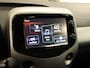 Toyota Aygo 1.0 VVT-i X-Wave - CLIMATE CONTROL - NAVIGATIE - 15 INCH LICHT METALEN VELGEN - CAMERA - LEDEREN STUUR - TOERENTELLER - BLUETOOTH - MISTLAMPEN VOOR