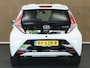 Toyota Aygo 1.0 VVT-i X-Wave - CLIMATE CONTROL - NAVIGATIE - 15 INCH LICHT METALEN VELGEN - CAMERA - LEDEREN STUUR - TOERENTELLER - BLUETOOTH - MISTLAMPEN VOOR