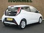 Toyota Aygo 1.0 VVT-i X-Wave - CLIMATE CONTROL - NAVIGATIE - 15 INCH LICHT METALEN VELGEN - CAMERA - LEDEREN STUUR - TOERENTELLER - BLUETOOTH - MISTLAMPEN VOOR