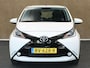 Toyota Aygo 1.0 VVT-i X-Wave - CLIMATE CONTROL - NAVIGATIE - 15 INCH LICHT METALEN VELGEN - CAMERA - LEDEREN STUUR - TOERENTELLER - BLUETOOTH - MISTLAMPEN VOOR
