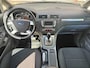 Ford C-Max 2.0-16V Titanium Automaat BJ.2009 / Navi / Clima / Cruise / 17"Lmv / Trekhaak / LET OP LAK NIET MOOI !!
