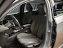 Peugeot 208 1.2 PureTech Allure Sport (APPLE CARPLAY,NAVI,CRUISE,LED,SFEERVERLICHTING,KEYLESS,CAMERA,PDC,DAB,LM VELGEN,NETTESTAAT)