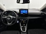 Toyota Yaris 1.5 Hybrid 115 Business | Parkeersensoren voor + achter | Stuurverwarming | Stoelverwarming