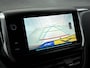 Peugeot 2008 SUV GT-line 130 pk | Navigatie | Achteruitrijcamera | Parkeersensoren Voor en Achter | LED Dagrijverlichting | Trekhaak | Lederen Sportstuur | Mistlampen Voor | Climate Control | Cruise Control | 17" Lichtmetalen Velgen | Apple Carplay/Android Auto |
