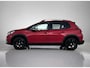Peugeot 2008 SUV GT-line 130 pk | Navigatie | Achteruitrijcamera | Parkeersensoren Voor en Achter | LED Dagrijverlichting | Trekhaak | Lederen Sportstuur | Mistlampen Voor | Climate Control | Cruise Control | 17" Lichtmetalen Velgen | Apple Carplay/Android Auto |