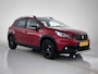 Peugeot 2008 SUV GT-line 130 pk | Navigatie | Achteruitrijcamera | Parkeersensoren Voor en Achter | LED Dagrijverlichting | Trekhaak | Lederen Sportstuur | Mistlampen Voor | Climate Control | Cruise Control | 17" Lichtmetalen Velgen | Apple Carplay/Android Auto |