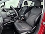 Peugeot 2008 SUV GT-line 130 pk | Navigatie | Achteruitrijcamera | Parkeersensoren Voor en Achter | LED Dagrijverlichting | Trekhaak | Lederen Sportstuur | Mistlampen Voor | Climate Control | Cruise Control | 17" Lichtmetalen Velgen | Apple Carplay/Android Auto |