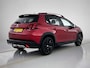 Peugeot 2008 SUV GT-line 130 pk | Navigatie | Achteruitrijcamera | Parkeersensoren Voor en Achter | LED Dagrijverlichting | Trekhaak | Lederen Sportstuur | Mistlampen Voor | Climate Control | Cruise Control | 17" Lichtmetalen Velgen | Apple Carplay/Android Auto |