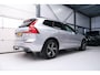 Volvo XC60 2.0 Recharge T8 AWD R-Design 390 pk | Trekhaak | Schuifdak | Dealer onderhouden | Camera | DAB | Stoel + stuurwiel verwarming | rijklaar incl garantie |