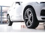 Volvo XC60 2.0 Recharge T8 AWD R-Design 390 pk | Trekhaak | Schuifdak | Dealer onderhouden | Camera | DAB | Stoel + stuurwiel verwarming | rijklaar incl garantie |