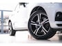 Volvo XC60 2.0 Recharge T8 AWD R-Design 390 pk | Trekhaak | Schuifdak | Dealer onderhouden | Camera | DAB | Stoel + stuurwiel verwarming | rijklaar incl garantie |
