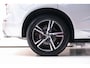 Volvo XC60 2.0 Recharge T8 AWD R-Design 390 pk | Trekhaak | Schuifdak | Dealer onderhouden | Camera | DAB | Stoel + stuurwiel verwarming | rijklaar incl garantie |