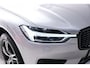 Volvo XC60 2.0 Recharge T8 AWD R-Design 390 pk | Trekhaak | Schuifdak | Dealer onderhouden | Camera | DAB | Stoel + stuurwiel verwarming | rijklaar incl garantie |