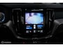 Volvo XC60 2.0 Recharge T8 AWD R-Design 390 pk | Trekhaak | Schuifdak | Dealer onderhouden | Camera | DAB | Stoel + stuurwiel verwarming | rijklaar incl garantie |